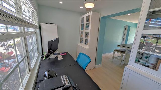 1212 Pineland AVE, Venice, FL 34285