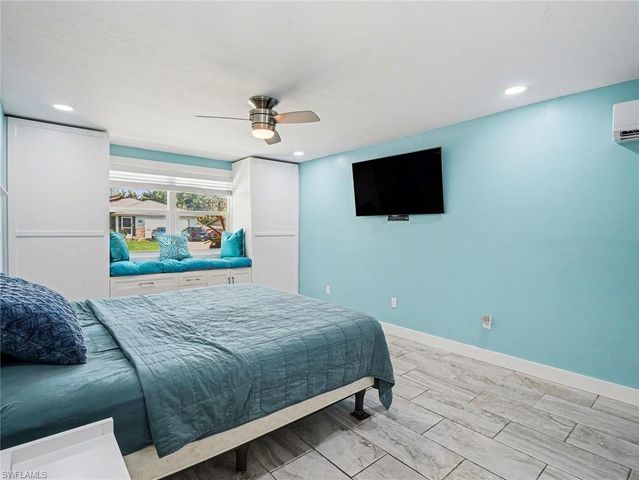 1212 Pineland AVE, Venice, FL 34285