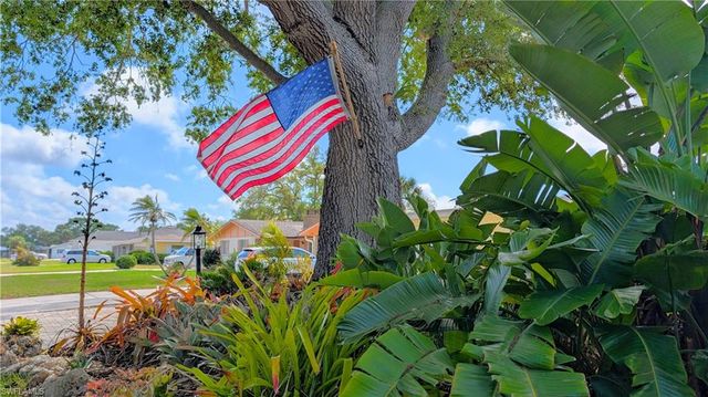 1212 Pineland AVE, Venice, FL 34285