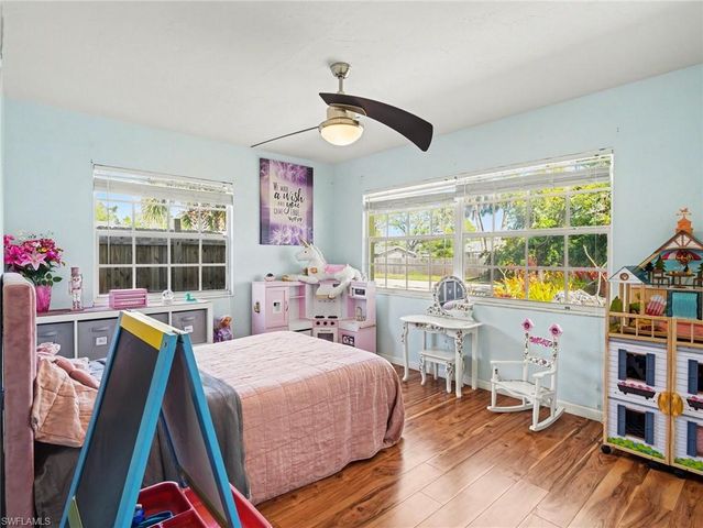 1212 Pineland AVE, Venice, FL 34285