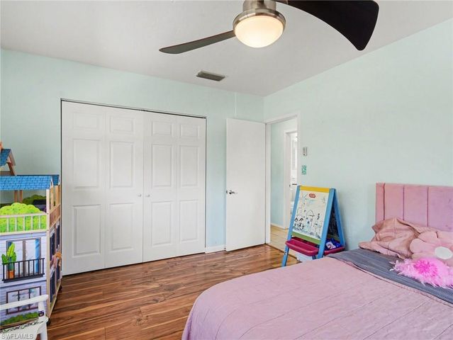 1212 Pineland AVE, Venice, FL 34285