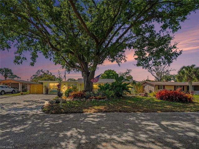 1212 Pineland AVE, Venice, FL 34285