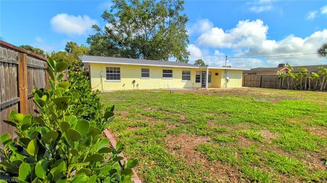 1212 Pineland AVE, Venice, FL 34285