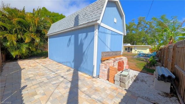 1212 Pineland AVE, Venice, FL 34285