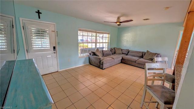 1212 Pineland AVE, Venice, FL 34285