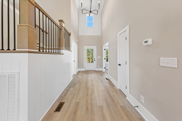 1705 Sulphur College Rd, Hartsville, TN 37074