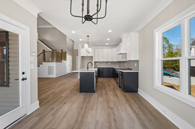 1705 Sulphur College Rd, Hartsville, TN 37074