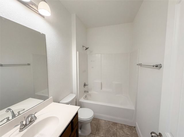 3717 Dutch Iris Lane, Forest Hill, TX 76140