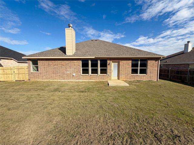 3717 Dutch Iris Lane, Forest Hill, TX 76140