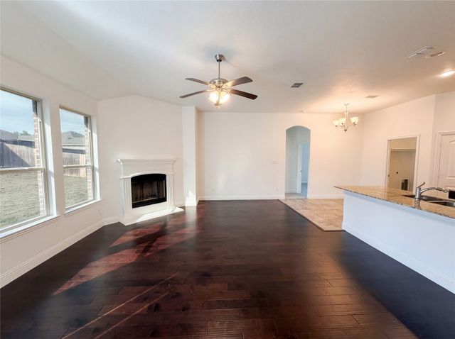 3717 Dutch Iris Lane, Forest Hill, TX 76140