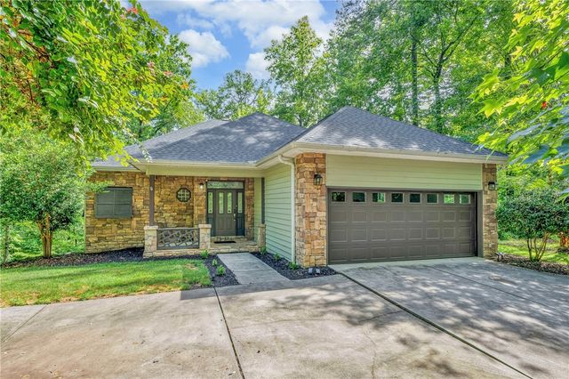 107 Blackfox Way, Sunset, SC 29685