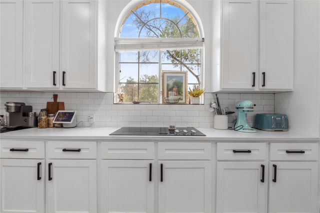 511 Duck Lake DR, Lakeway, TX 78734