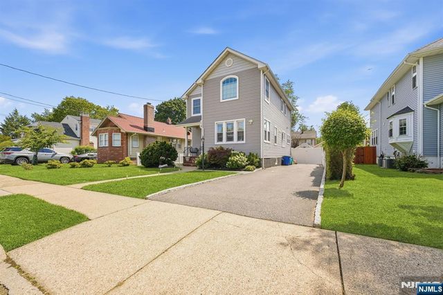 73 Forest Place, Rochelle Park, NJ 07662