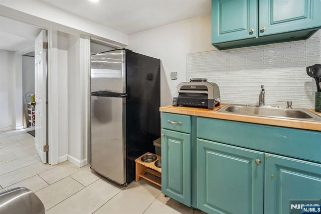 73 Forest Place, Rochelle Park, NJ 07662