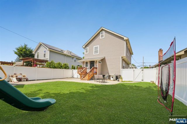 73 Forest Place, Rochelle Park, NJ 07662