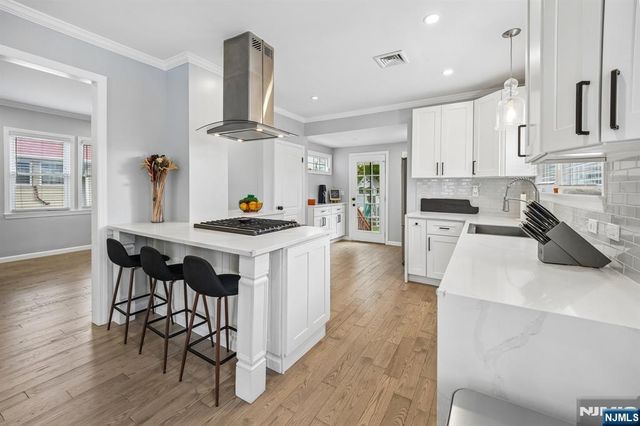 73 Forest Place, Rochelle Park, NJ 07662