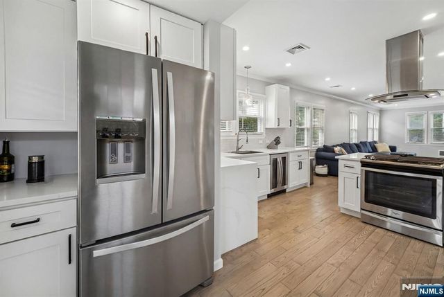 73 Forest Place, Rochelle Park, NJ 07662