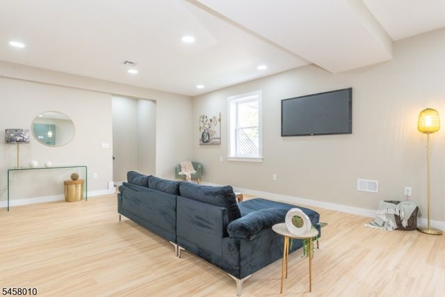 662 18th Ave, Irvington Twp., NJ 07111