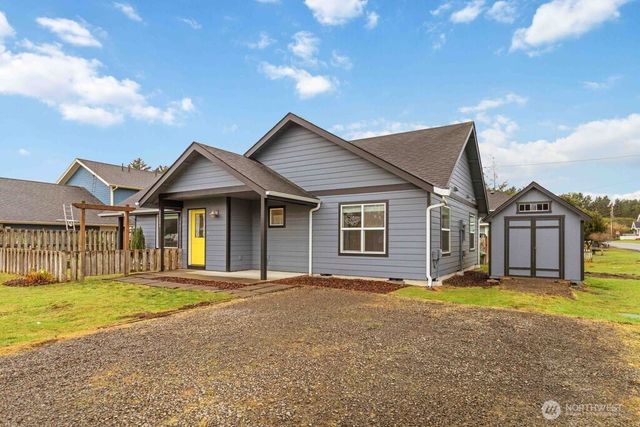 26209 N Place, Ocean Park, WA 98640