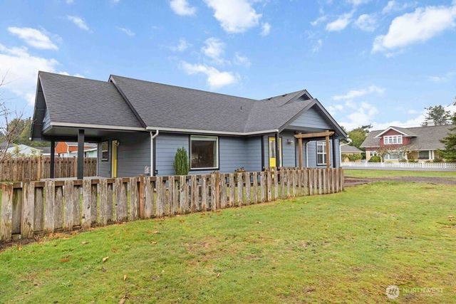 26209 N Place, Ocean Park, WA 98640