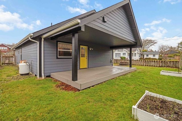 26209 N Place, Ocean Park, WA 98640