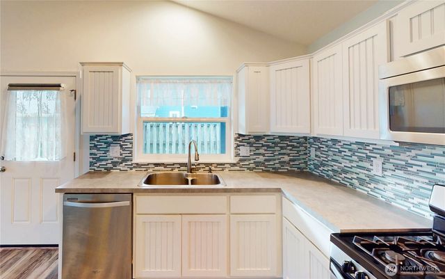 26209 N Place, Ocean Park, WA 98640