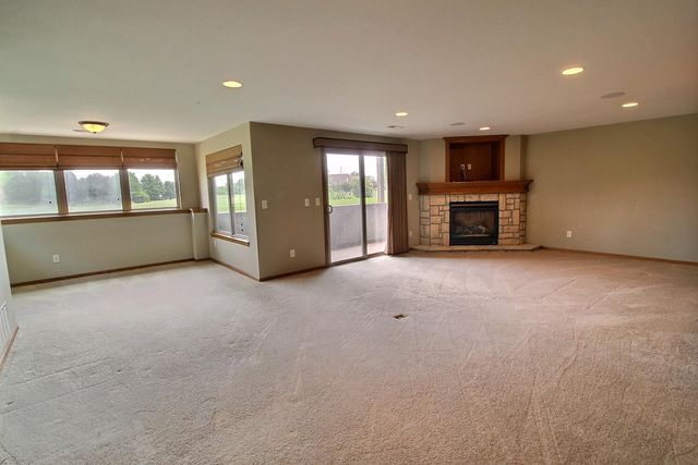 2300 N Sawgrass Circle, Derby, KS 67037