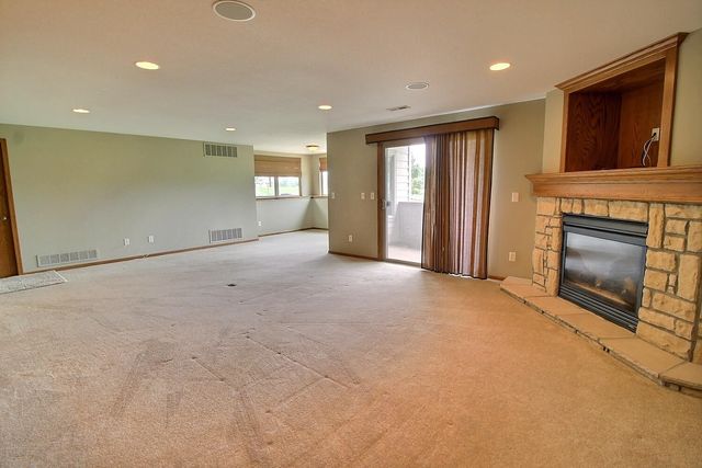 2300 N Sawgrass Circle, Derby, KS 67037