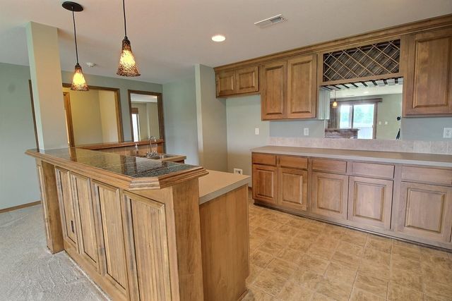2300 N Sawgrass Circle, Derby, KS 67037