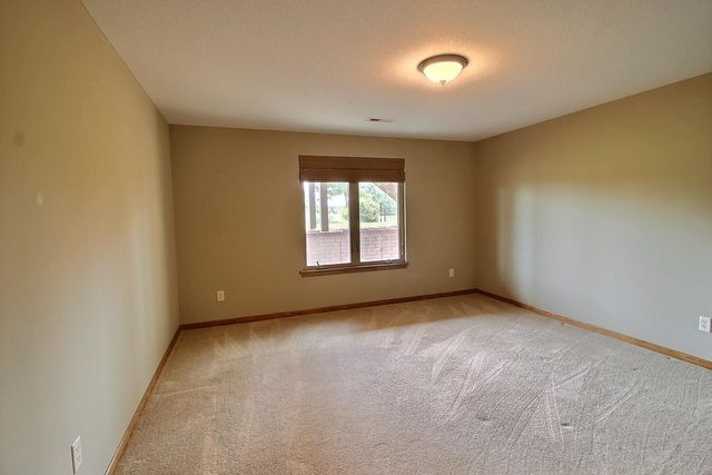 2300 N Sawgrass Circle, Derby, KS 67037