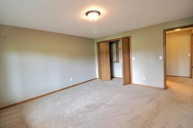 2300 N Sawgrass Circle, Derby, KS 67037