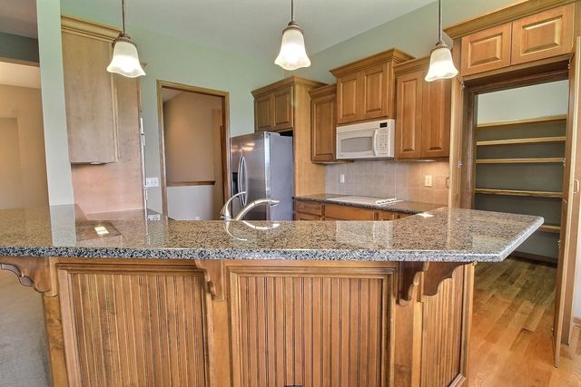 2300 N Sawgrass Circle, Derby, KS 67037
