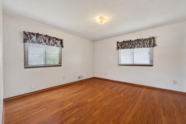 479 Jessamine Avenue E, Saint Paul, MN 55130