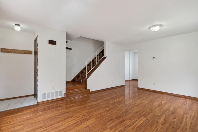 479 Jessamine Avenue E, Saint Paul, MN 55130