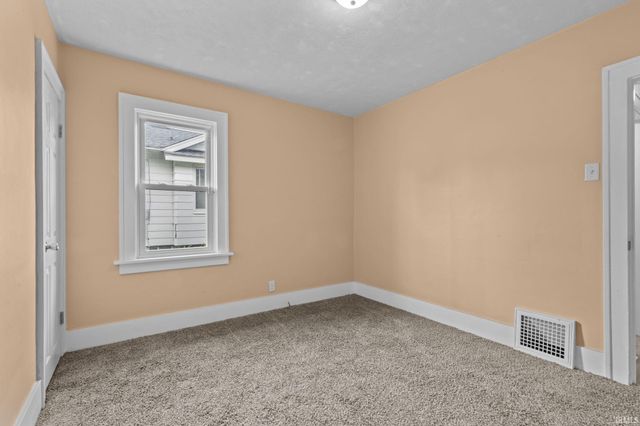 737 S 33rd Street, South Bend, IN 46615