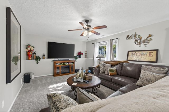 2084 Parkview Lane, Woodbury, MN 55125