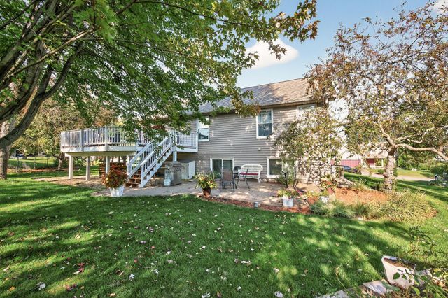 2084 Parkview Lane, Woodbury, MN 55125