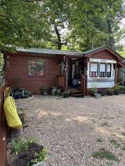 50 Rocky Lane, Cleveland, GA 30528