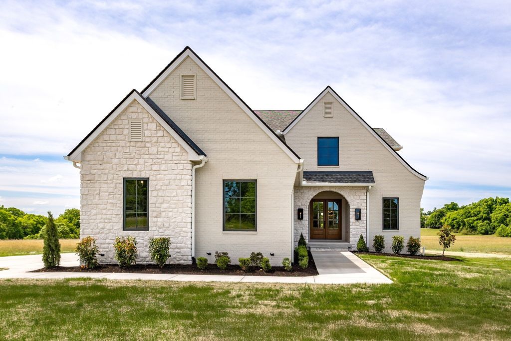 2400 Horn Springs, Lebanon, TN 37087