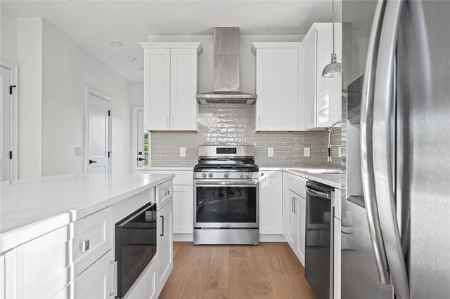 24 Brentwood Drive, Johnston, RI 02919