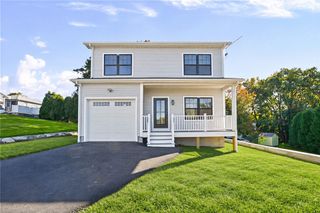 24 Brentwood Drive, Johnston, RI 02919