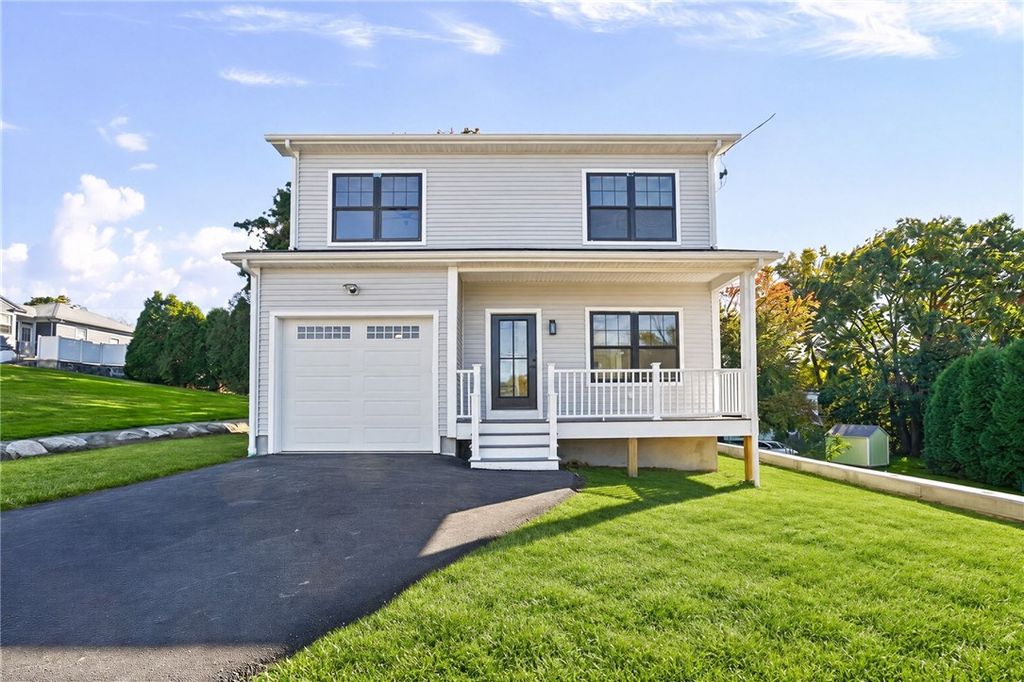 24 Brentwood Drive, Johnston, RI 02919