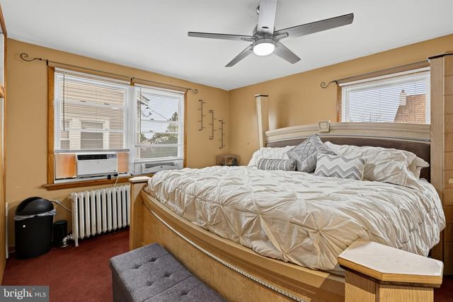 4 OAKLEY RD, Upper Darby, PA 19082