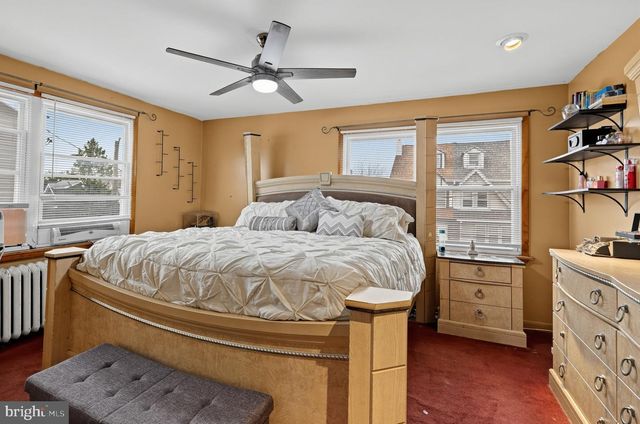 4 OAKLEY RD, Upper Darby, PA 19082