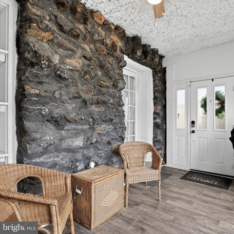 4 OAKLEY RD, Upper Darby, PA 19082