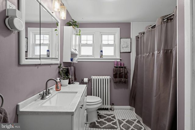 4 OAKLEY RD, Upper Darby, PA 19082