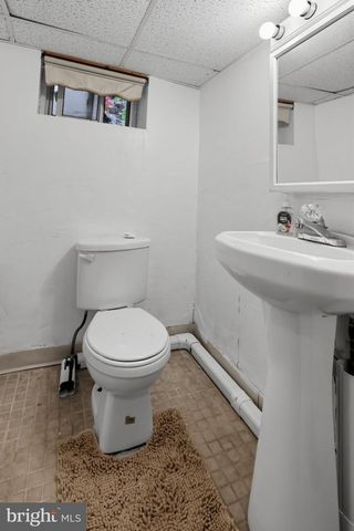 4 OAKLEY RD, Upper Darby, PA 19082