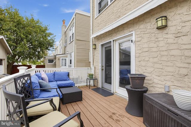 4 OAKLEY RD, Upper Darby, PA 19082