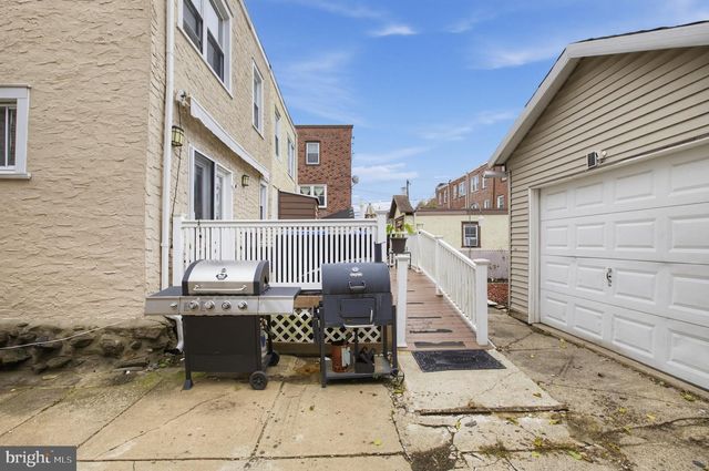 4 OAKLEY RD, Upper Darby, PA 19082