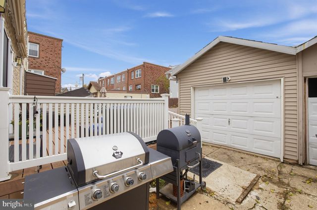 4 OAKLEY RD, Upper Darby, PA 19082